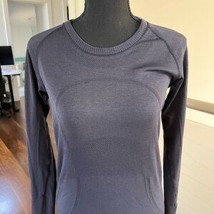 Lululemon swiftly tech size 8 navy